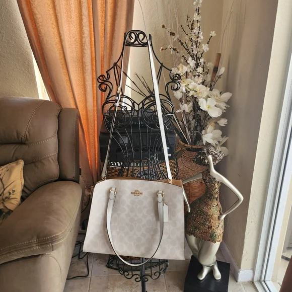 Coach white bag. Beautiful bag - Picture 6 of 12